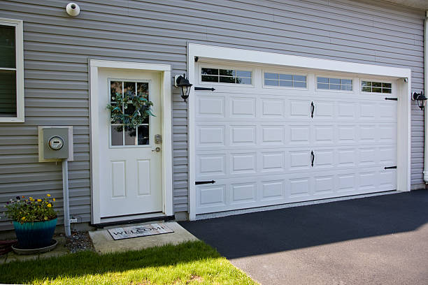 24/7 Emergency Garage Door Panel Replacement experts in Vivian, LA